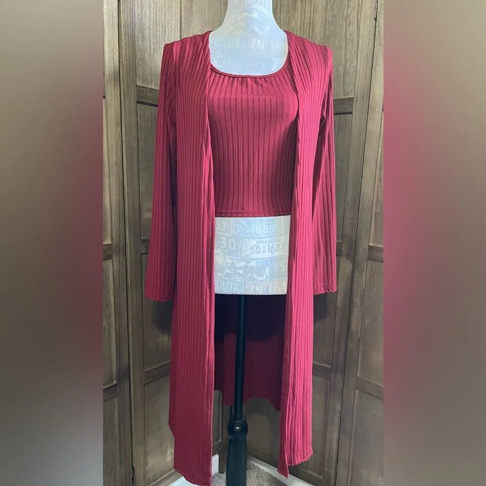 NWT. Women’s Burgundy 3 piece suit. Size M - Image 2