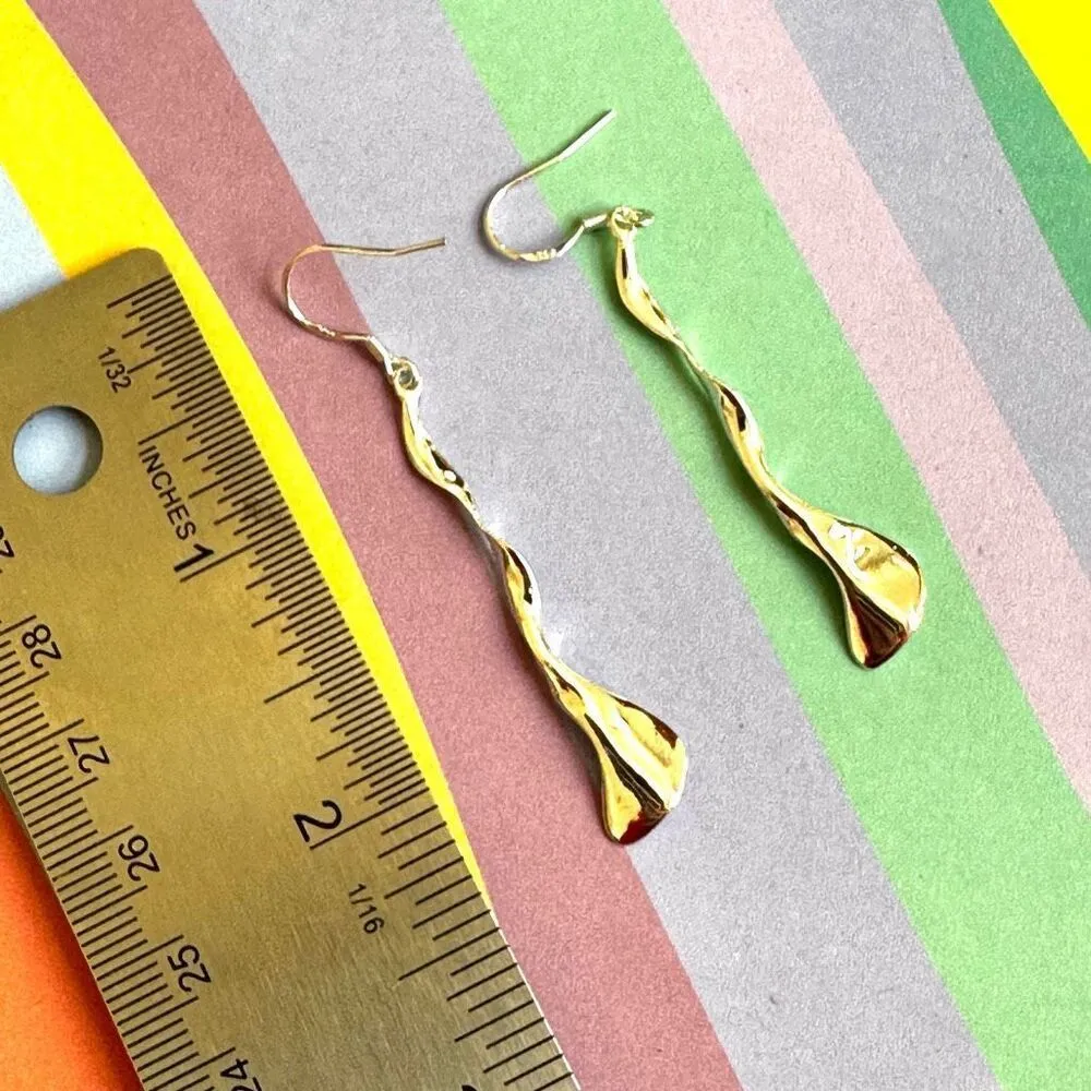 Silver tone twisted drop earrings - Image 6