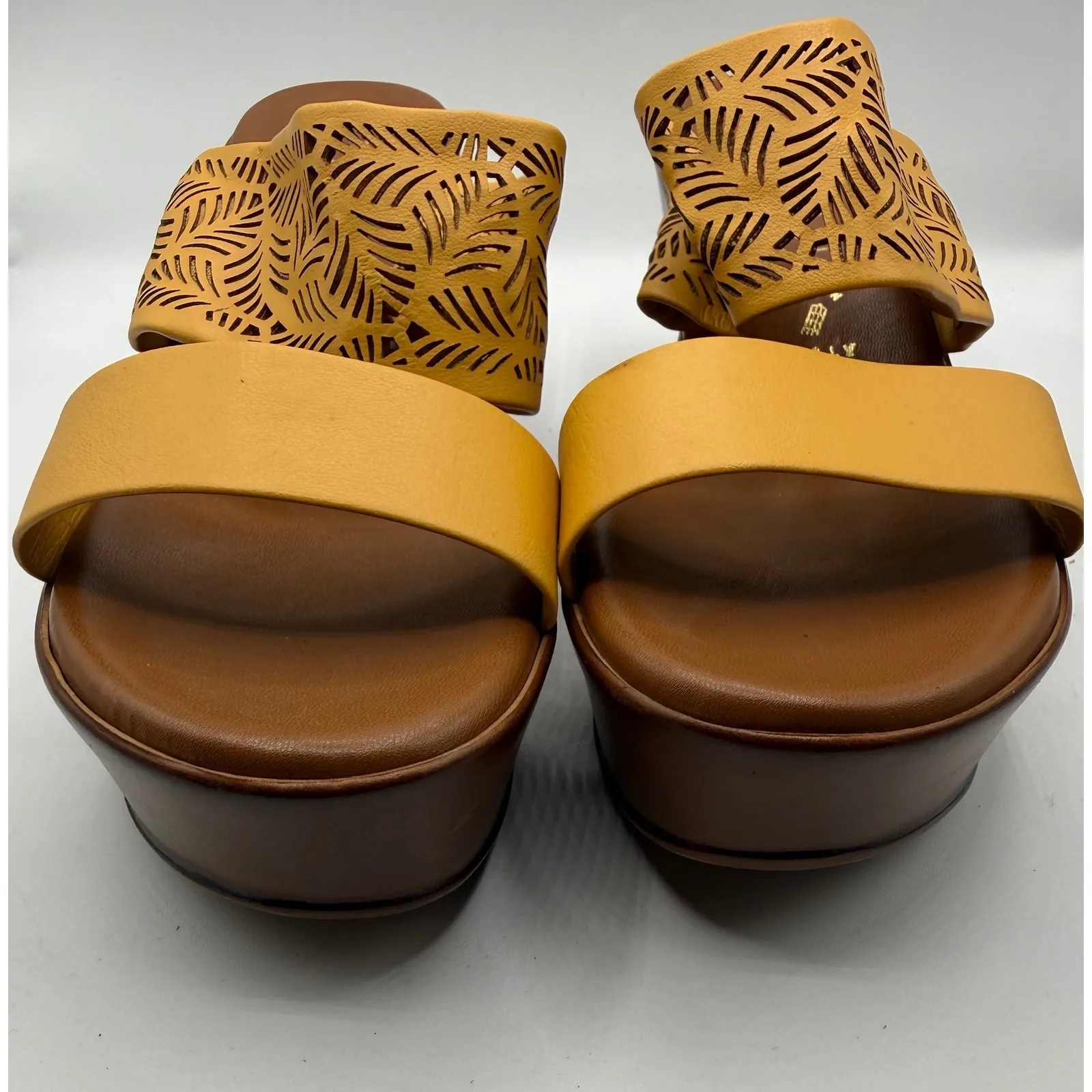 Italian Shoemakers Women 6 Mustard Yellow Floral Cutout Slide Sandals Wedge Heel - Image 2