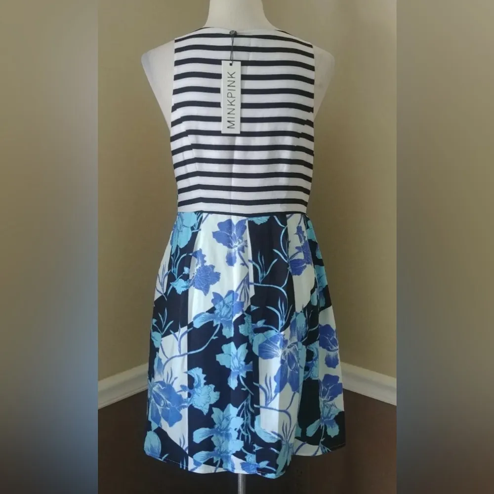 NEW MINKPINK Black & White Striped Sleeveless Blue Floral Modcloth Dress Medium - Image 4
