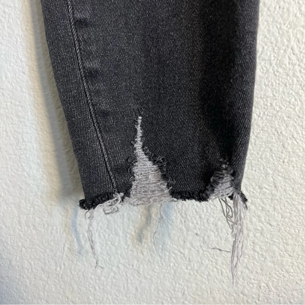 Good American Faded Black Distressed Skinny Jeans. Size 4/27 - Image 5