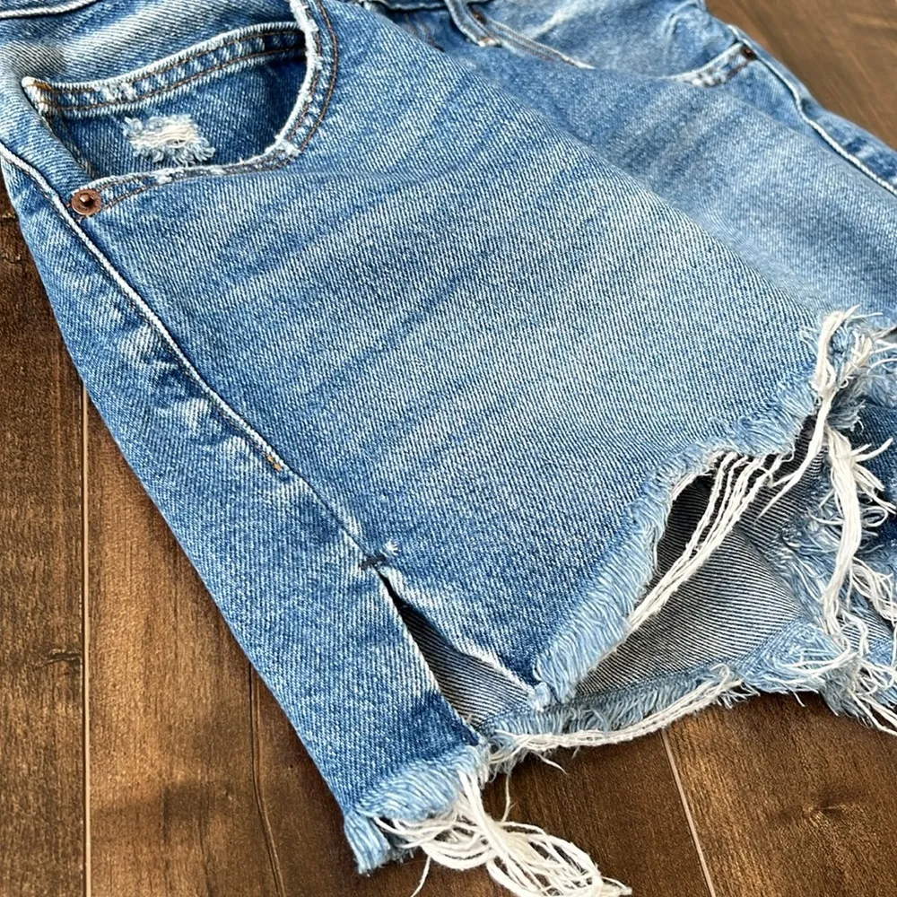 Abercrombie & Fitch Natural Rise Botton Fly Denim Shorts Medium Wash Size 6 - Image 6