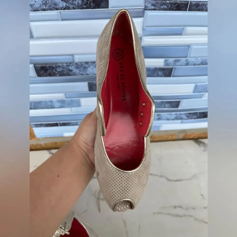 Pas de Rouge open toe shoes size 39 /8.5 Gold - Image 3