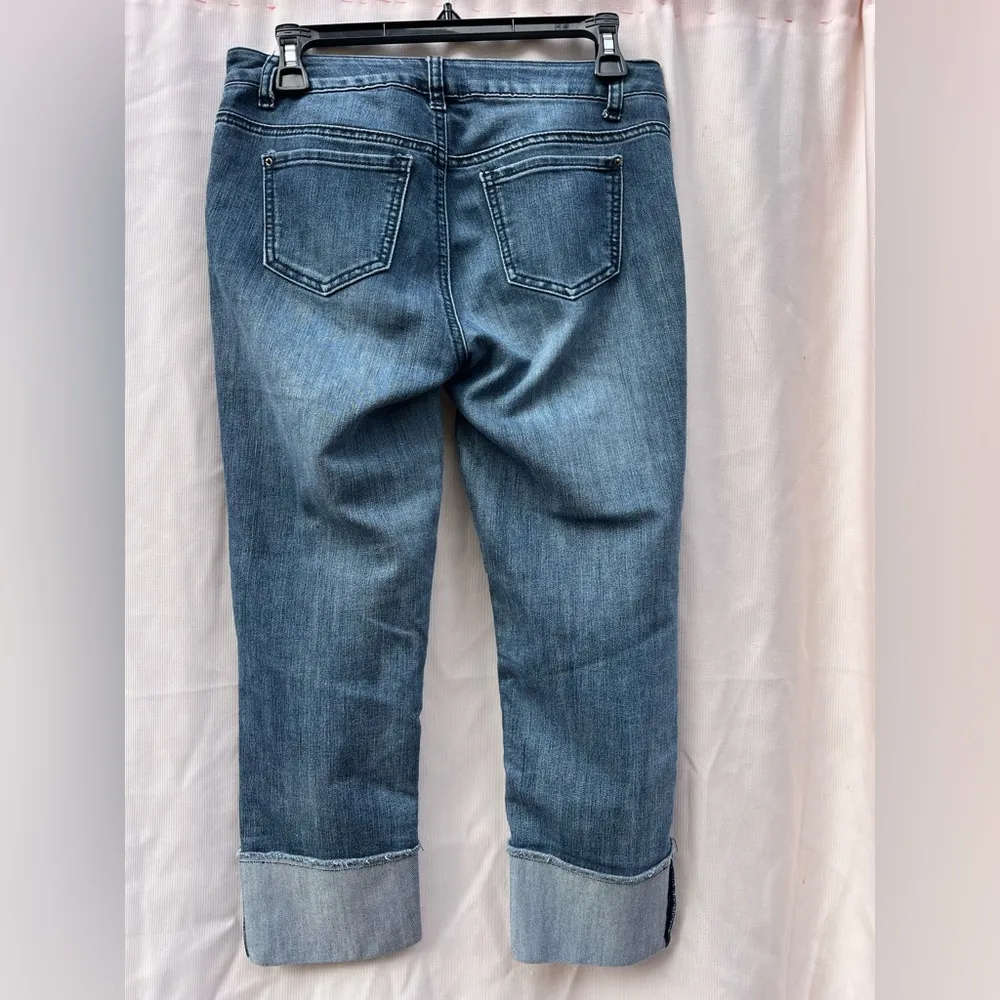 Baccini Blue Cropped Jeans with Floral Accents - Image 5