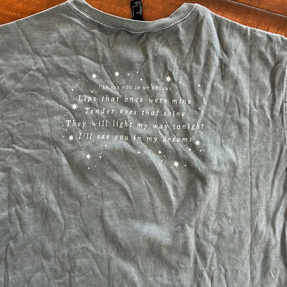 NWT forever 21 graphic T-shirt - Image 4