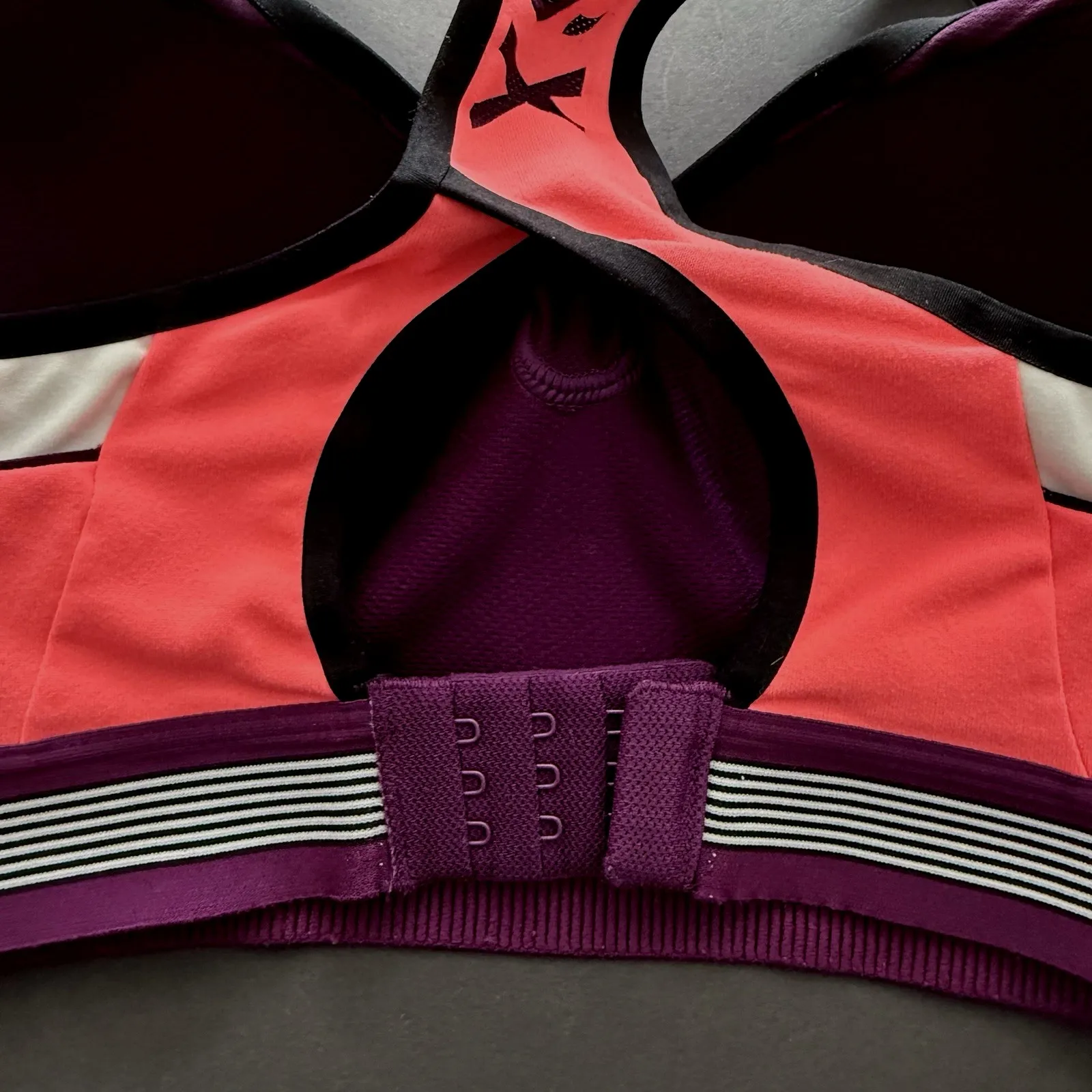 VSX Victorias Secret Incredible Sports Bra 32 DD High Impact Racerback Underwire - Image 4