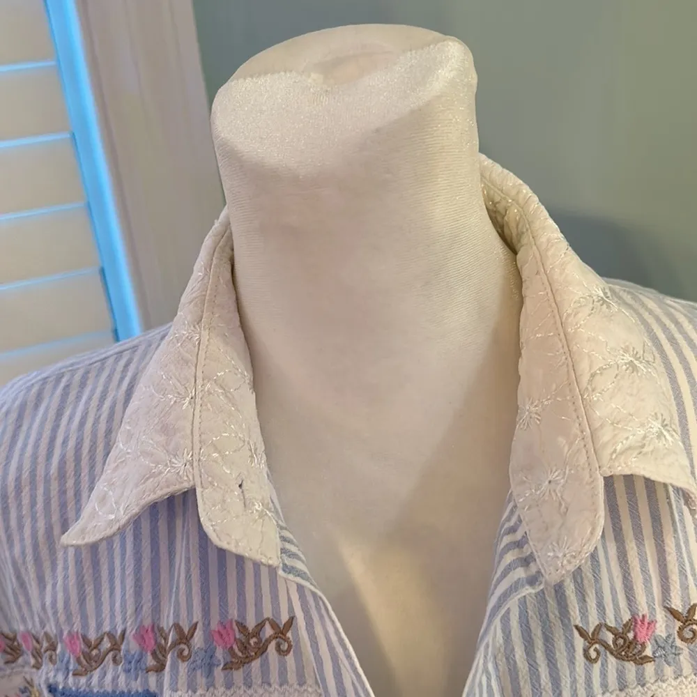 Jane Ashley Vintage BleuWhite Embroidered Shirt Eyelet Lace Collar cotton large - Image 4