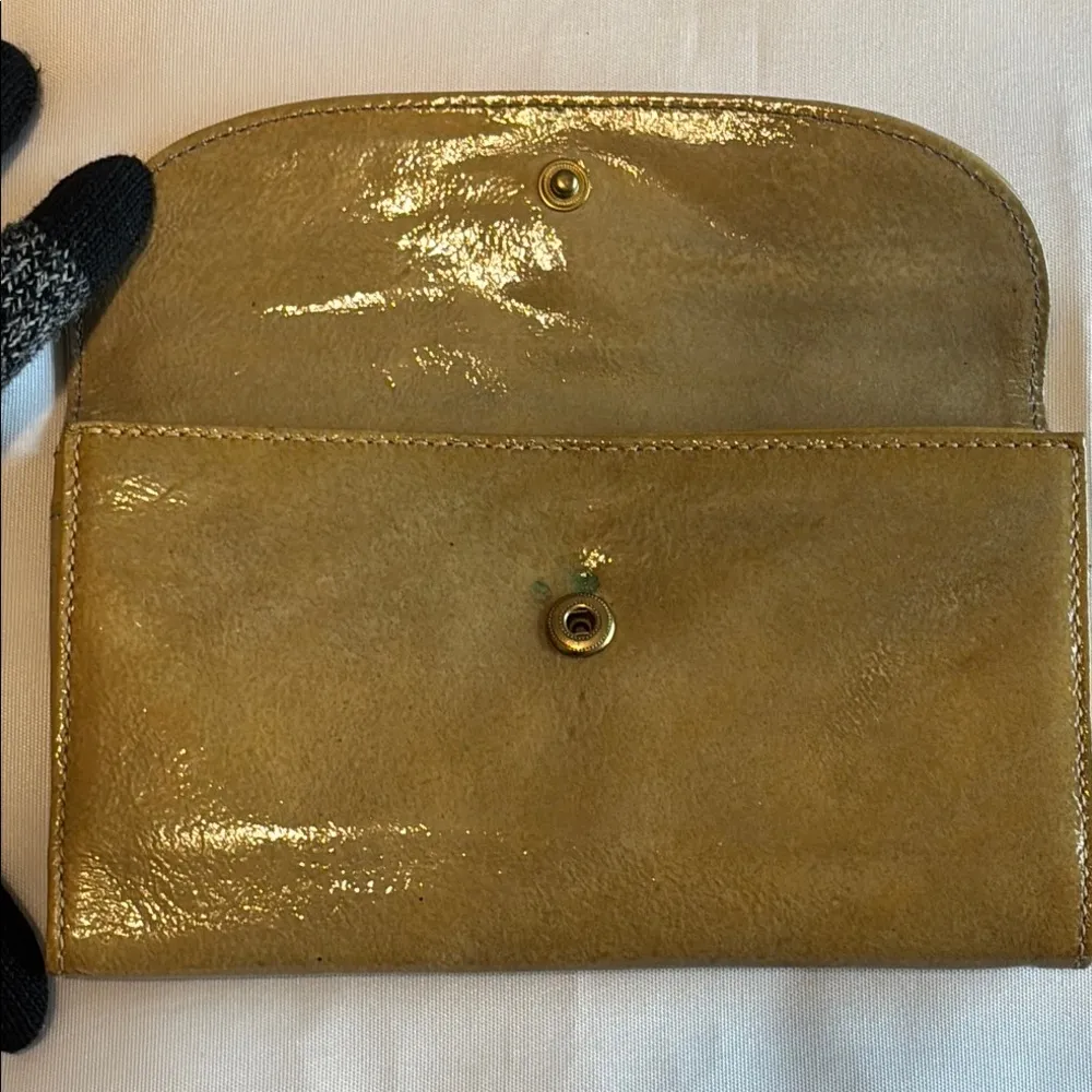 Dooney & Bourke Leather Wallet with Flap Closure GUC - Image 4