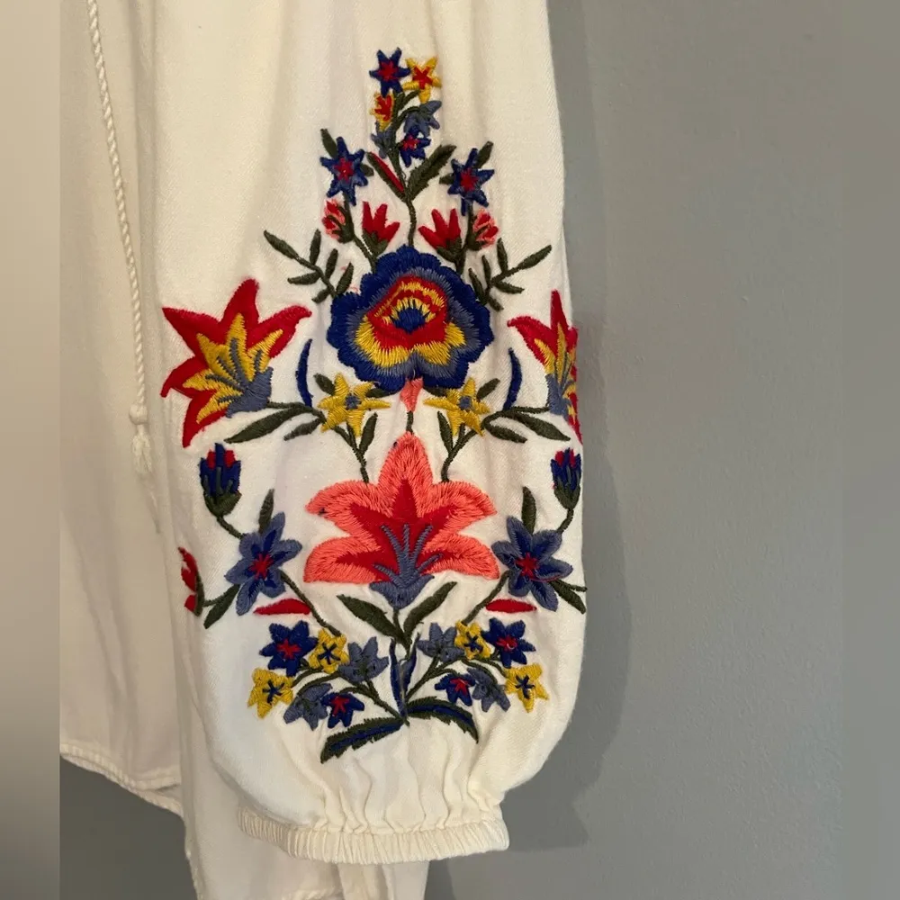 Colorful Boho Festival Floral Embroidered Sleeves White Old Navy Top - Image 5