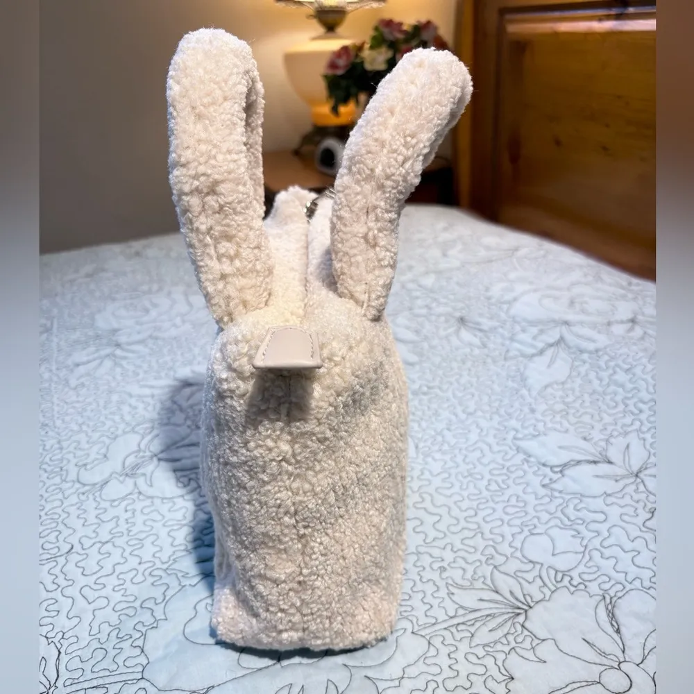 VINTAGE HAVANA Skylar Faux Fur Top Handle
Micro Bag in Cream NWOT - Image 5