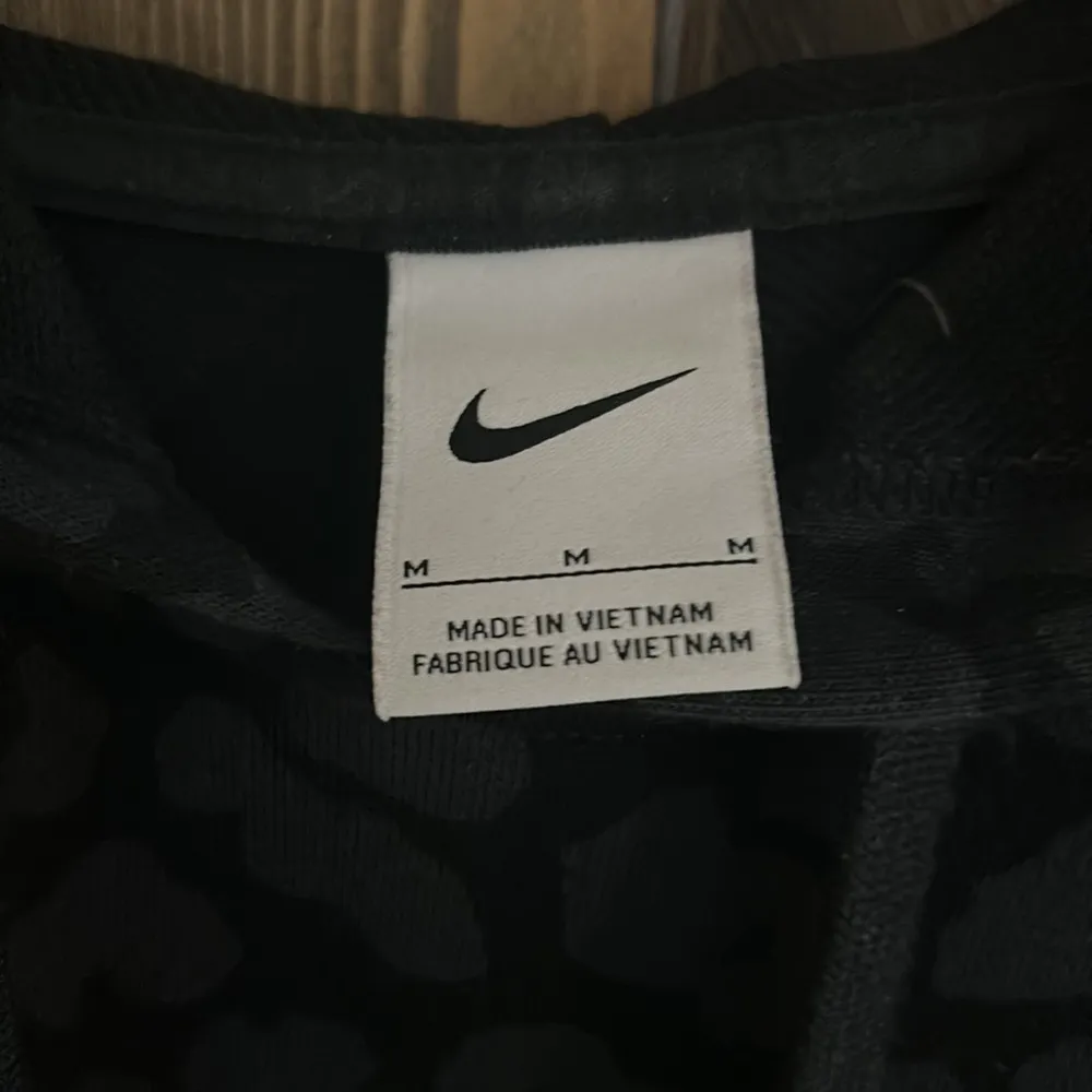 Nike  cropped hoodie - Image 2