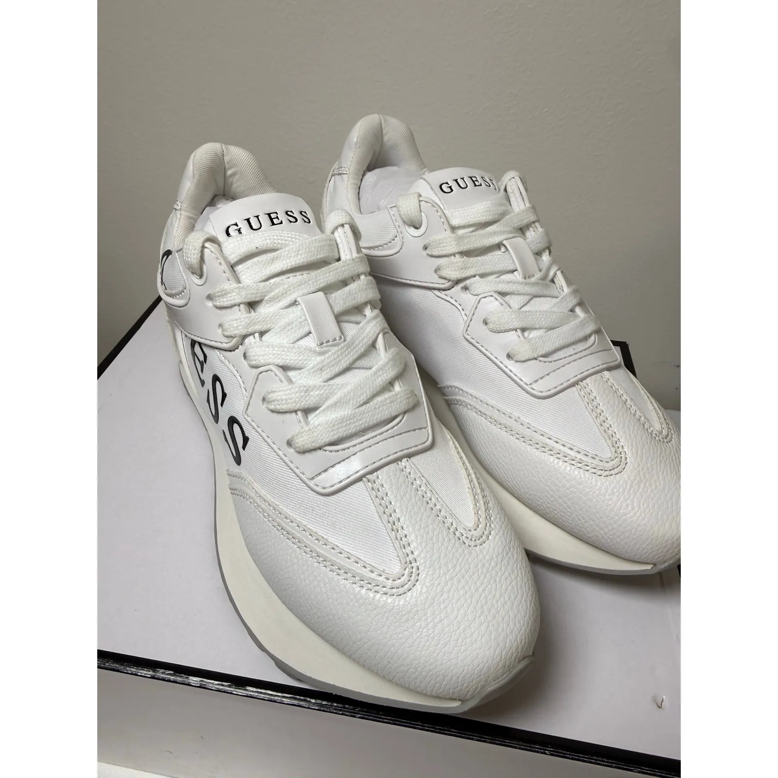 Guess Womens Luchia - Image 4