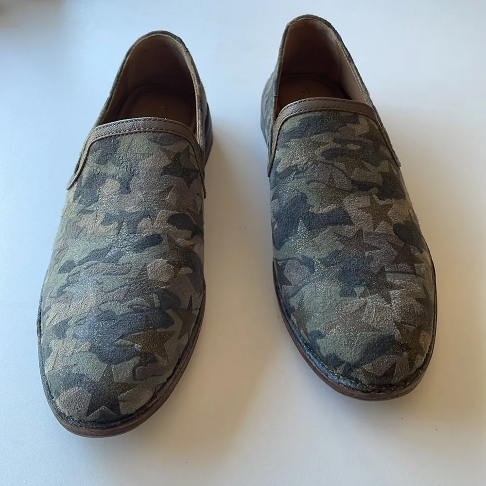 Trask Ali Metallic Star Camo Leather Loafer Flat 8 Green - Image 2