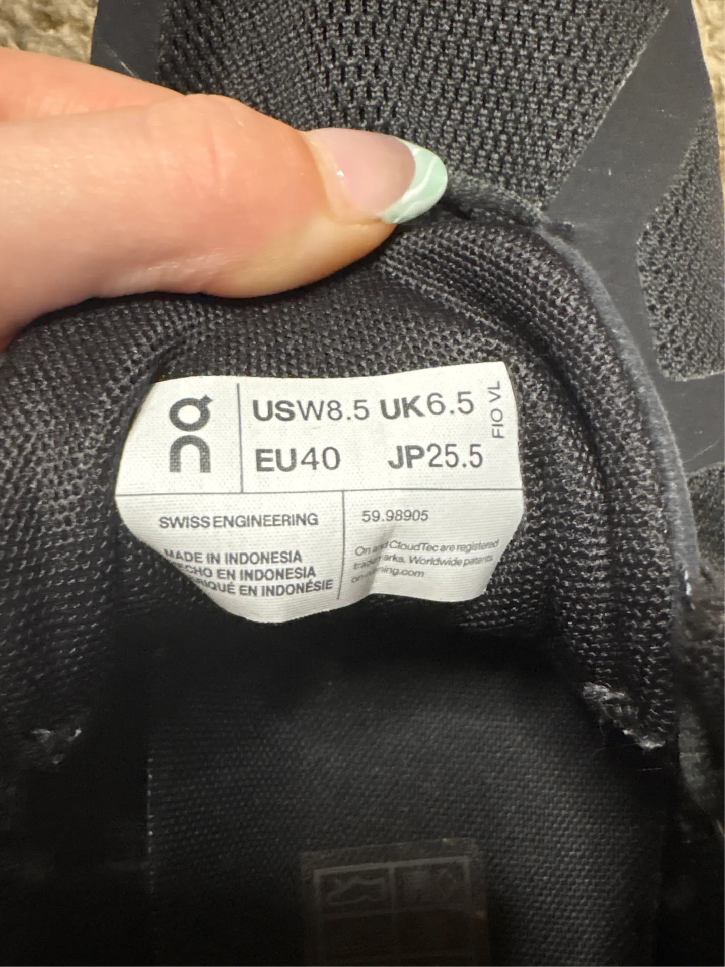 Black On Cloud Women’s Running Shoes 8.5 - Image 3