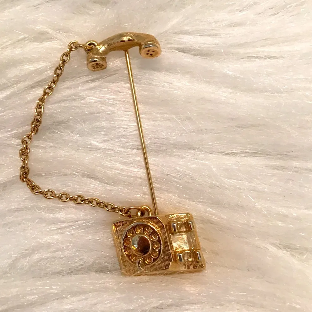 Vintage 80’s Avon Telephone Pin Rotary Phone gold tone stick pin 1981 - Image 3