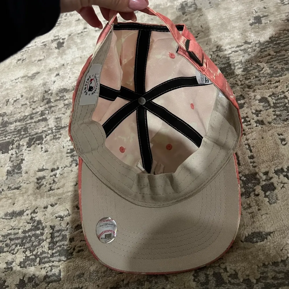 Fan Favorite New York Yankees Pink Camo Baseball Cap - Image 3