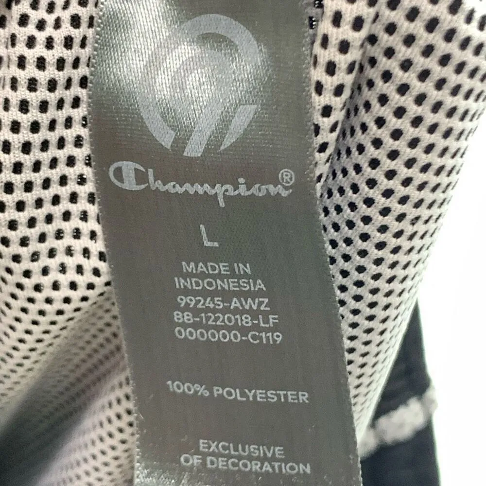 Champion  jogger short size large - Image 2