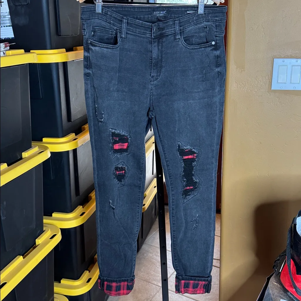 Judy Blue Black Destroyed Skinny Jeans Red Buffalo Plaid Patch Size 13/31 - Image 6