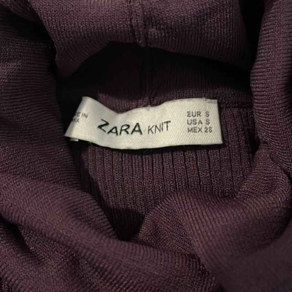 Women's Zara Knit Purple Ribbed Sleeveless Turtleneck Pullover Blouse Size Small - Image 3