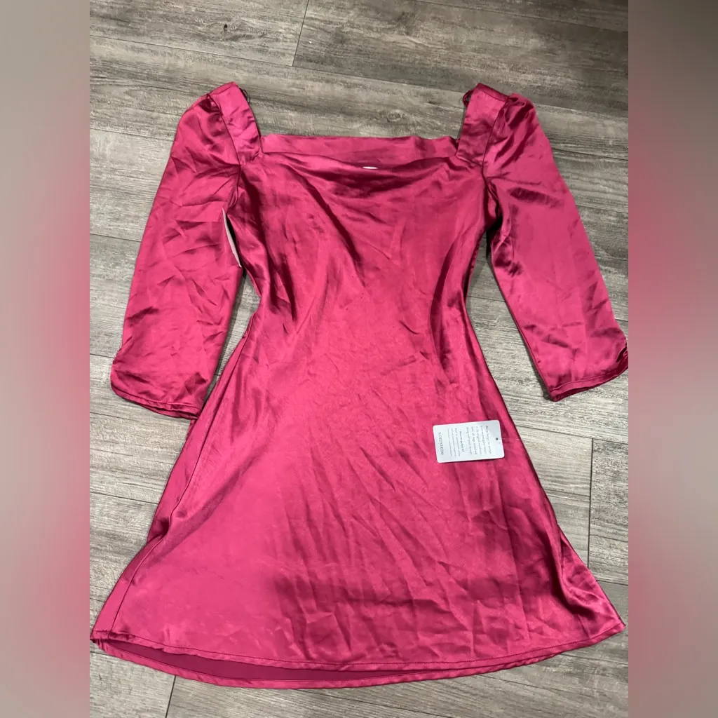 Lush Satin Dress in Vibrant Pink - Image 5