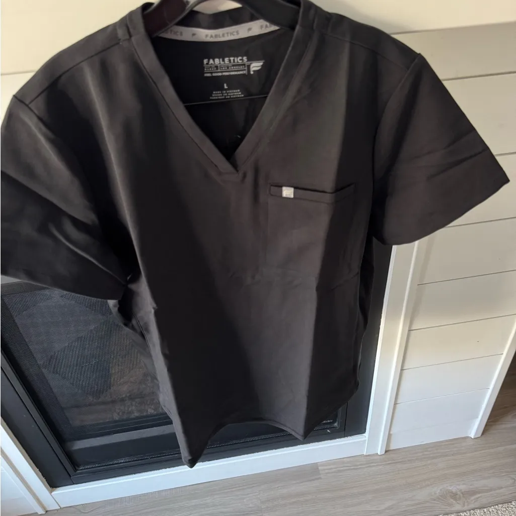 Fabletics Vital Flex 1-Pocket Scrub Top Women’s Large New - Image 3