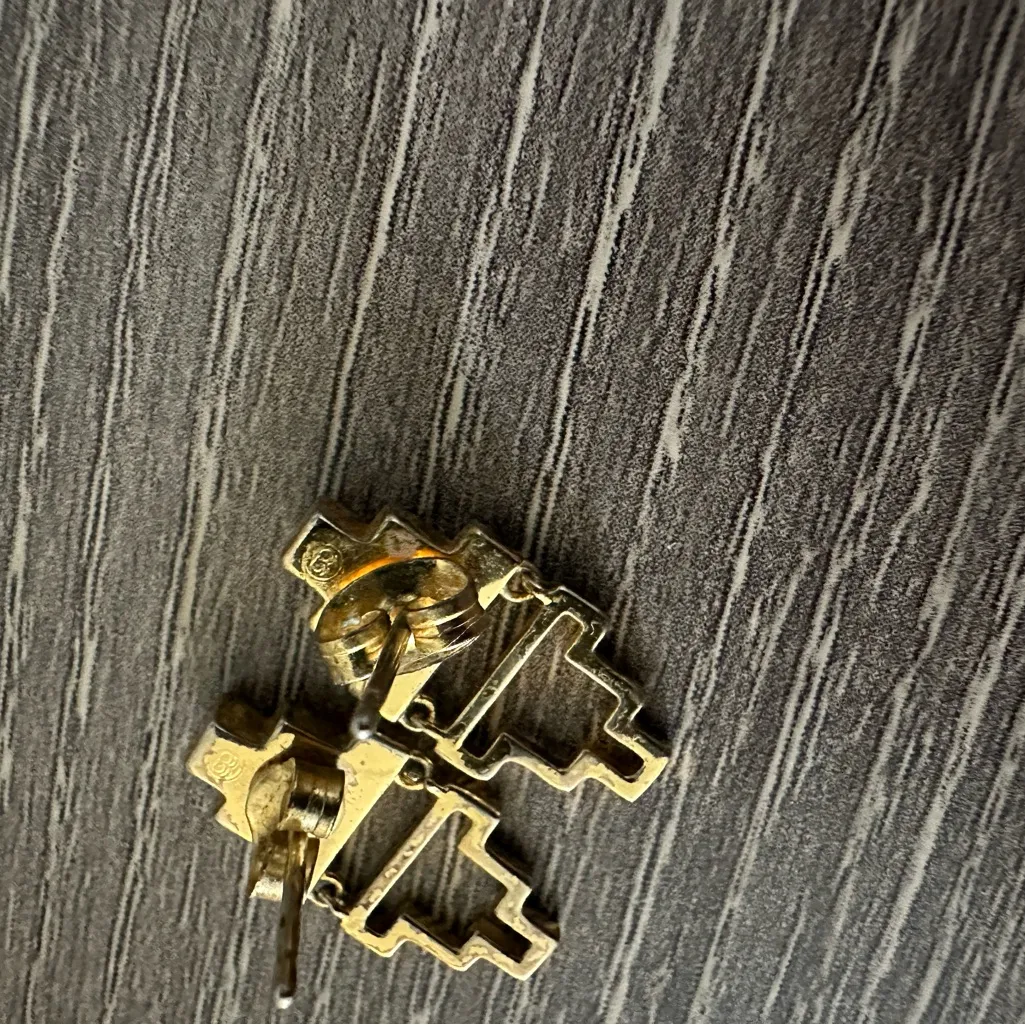 Gorjana Peytin Hinged Stud Earring 18K Gold Plated - Image 12