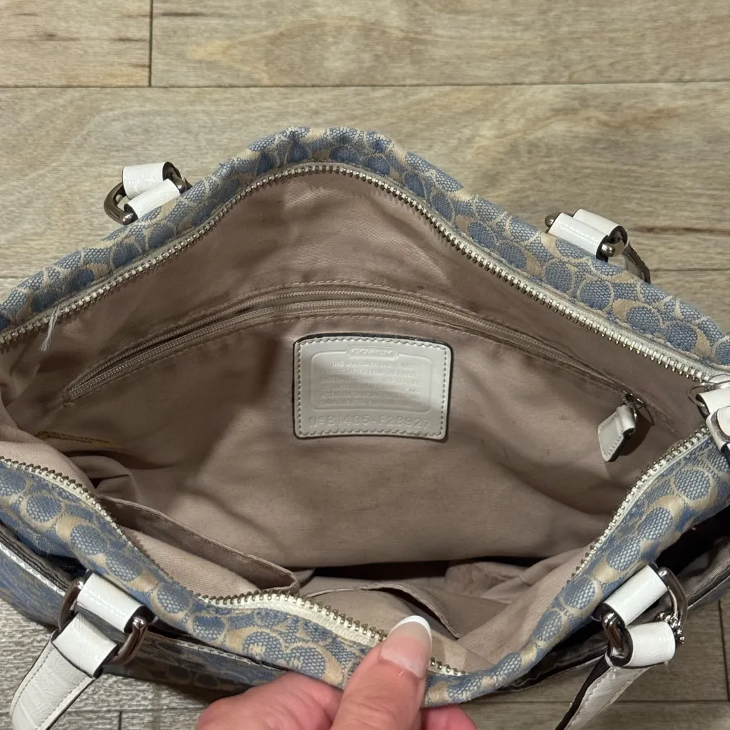 Coach Signature Snakeskin Stripe F28927 Blue Jacquard & White Leather Tote Bag - Image 7