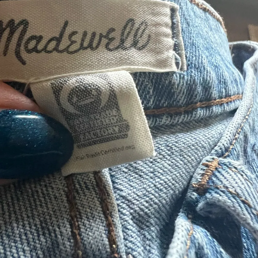 Madewell Light Blue Denim Shorts - Image 2