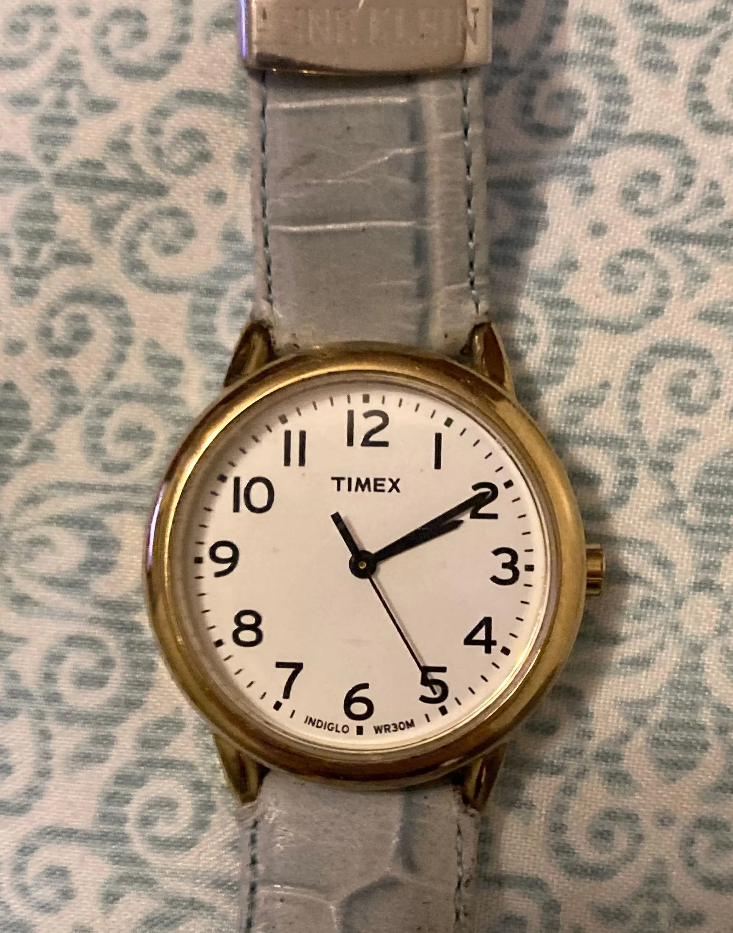Timex Women’s gold tone quartz movement water resistant  wrist watch! - Image 4