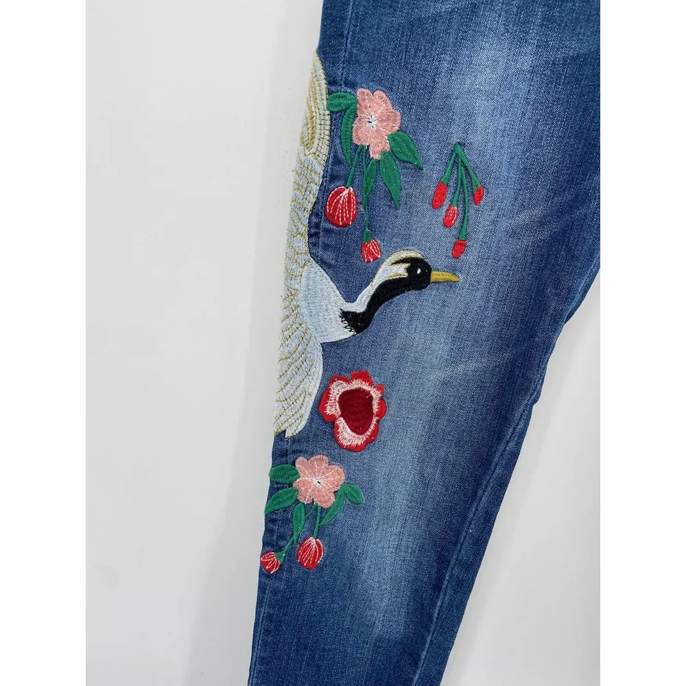 KanCan Crane Bird Floral Embroidered Frayed Hem Mid Rise Skinny Blue Jeans Sz 25 - Image 3