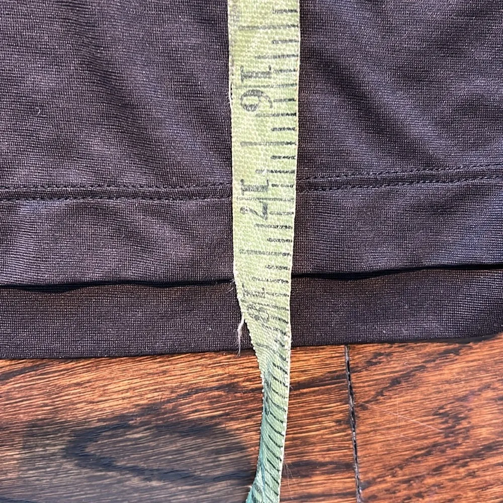 Athleta Long Sleeve Cropped Workout Top - Image 5