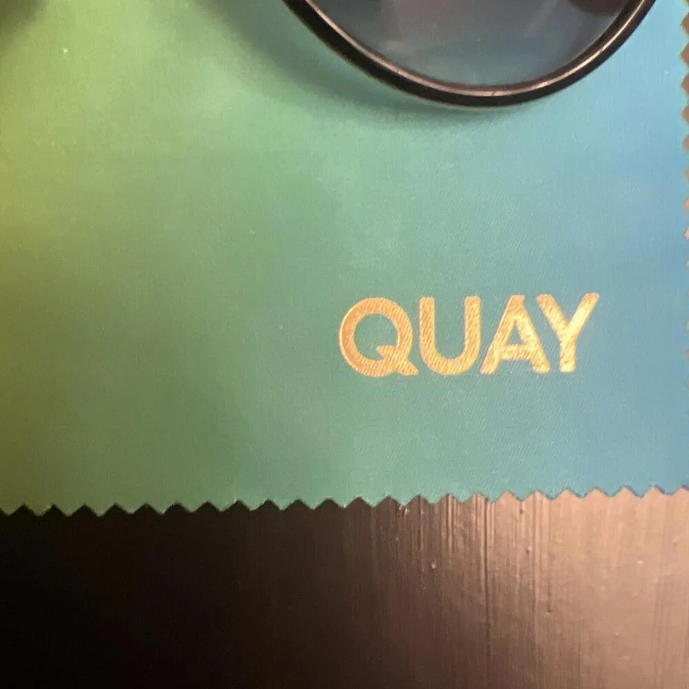 Quay Mini Aviator Sunglasses Sunglasses With Clear Case - Image 3