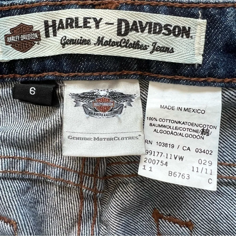 Harley Davidson Women Size 6 genuine motor clothes blue Denim 5 pocket j… - Image 3