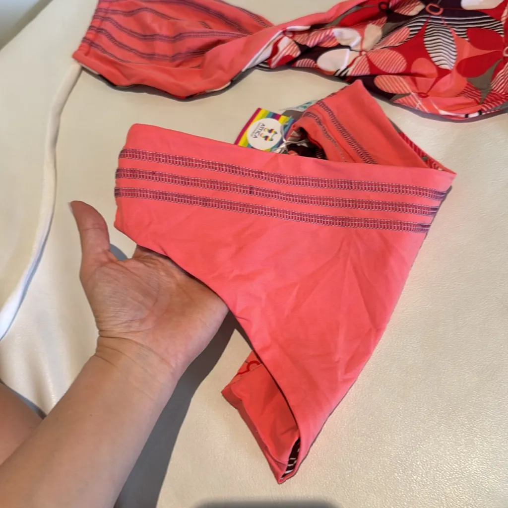 Women small salmon pink color with flower design reversible bikini top bottom - Image 5