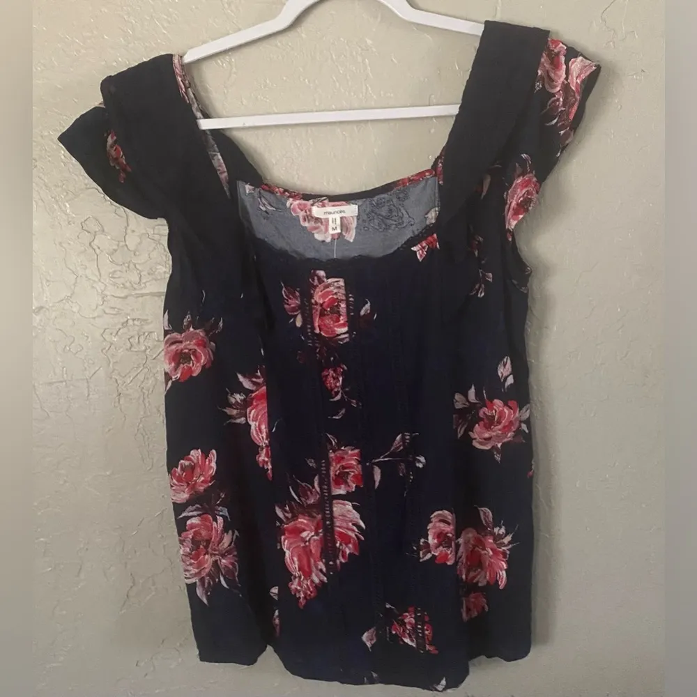 Maurices Navy Blue Floral Eyelet Trim Flutter Sleeve Top Summer Spring Blouse M - Image 2