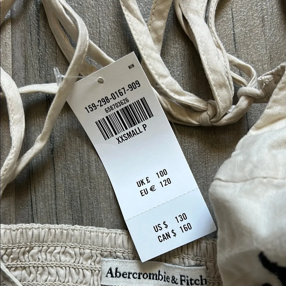 Abercrombie & Fitch White and Black Floral Dress - Image 4