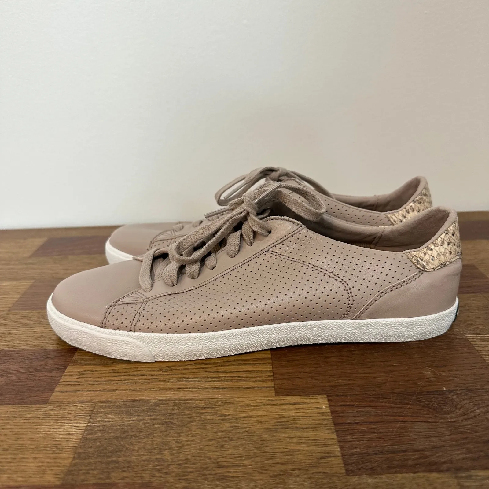 Cole Haan Womens Carrie Sneakers 8.5 Taupe Leather Snake Low Top Trainer Lace Up - Image 3