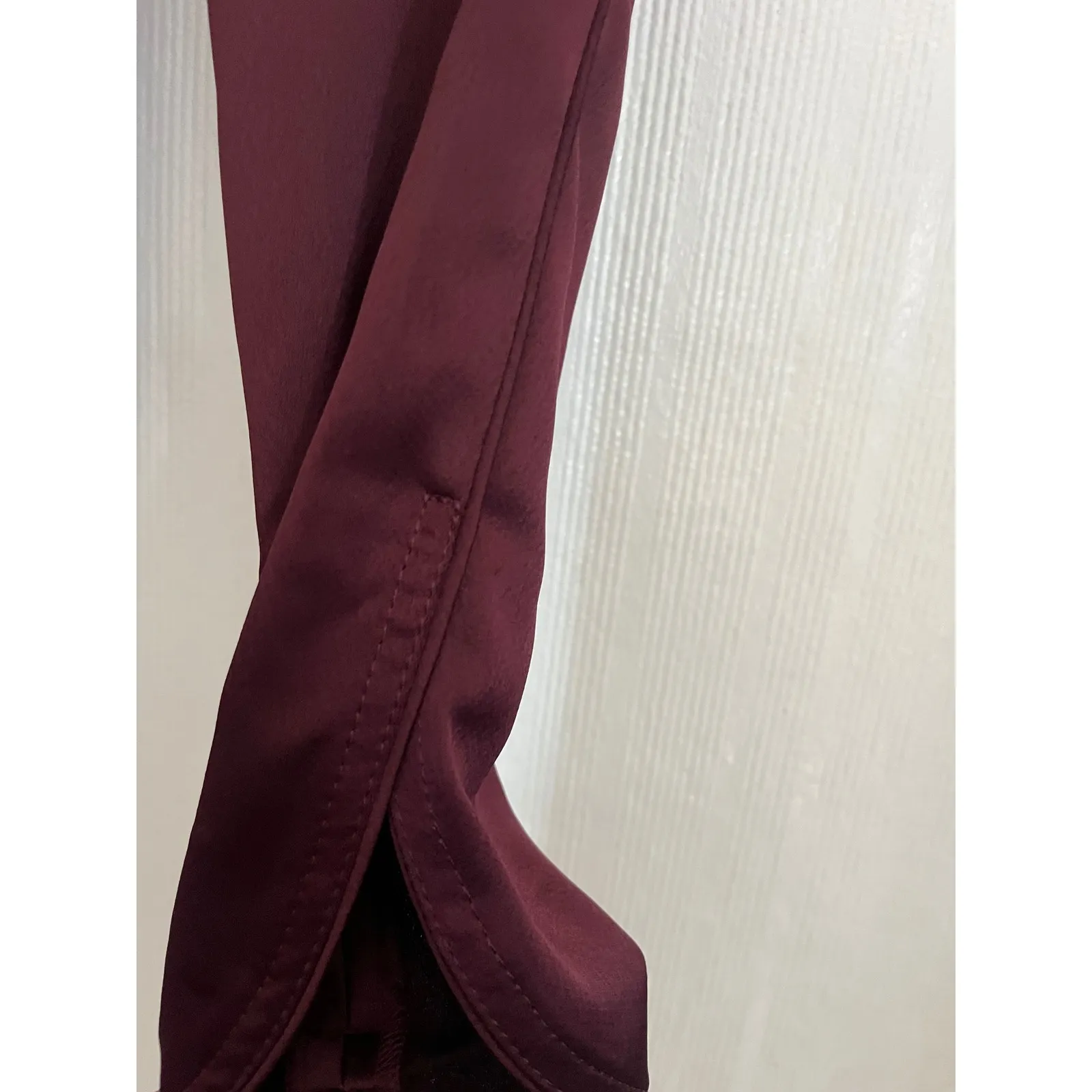 Burgundy Cropped Joggers Slit Hem Business Casual Modern Career Pants - Image 4