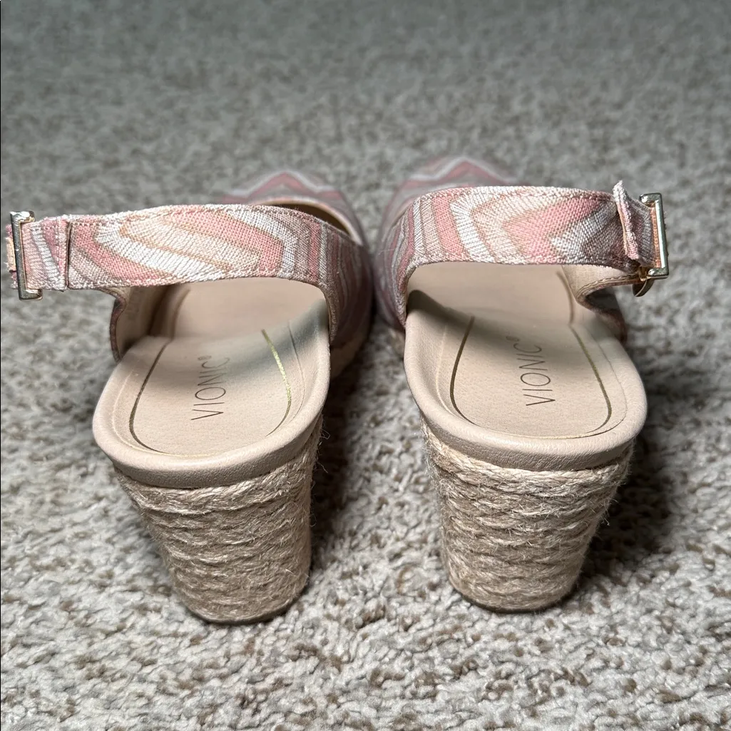 Vionic Coralina Women's Chevron Slingback Wedge Size 8.5 - Image 3