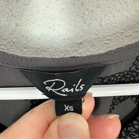 Rails Size XS Charcoal Grey Hilary Cheetah Stars V Neck Surplice Blouse‎ Casual - Image 2