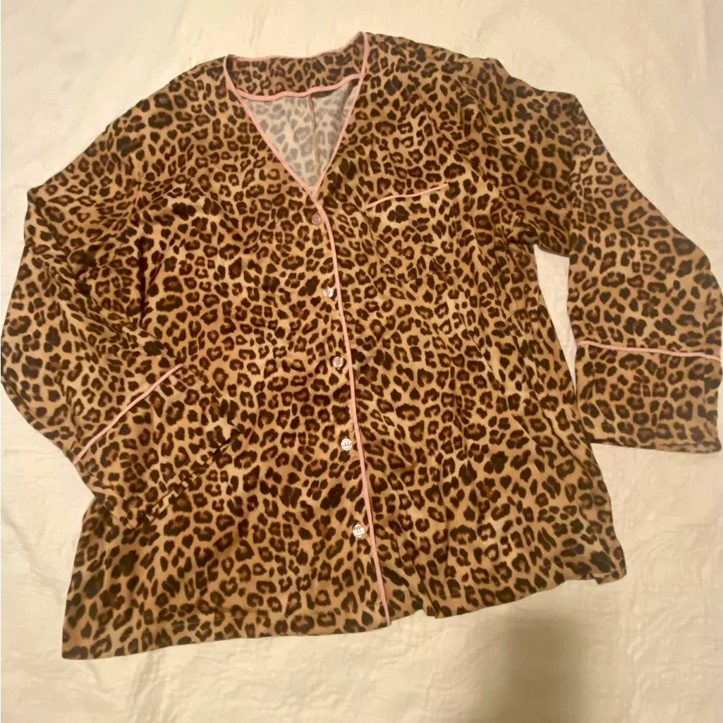 Leopard Print Satin Pajamas with Pink Accents XL Brown - Image 2