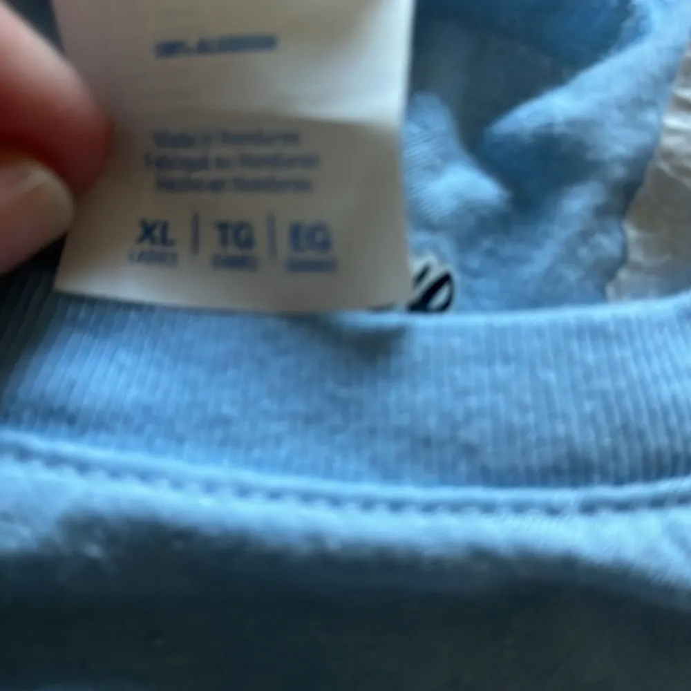 /Port and Company.  Seven Dwarves tshirt. XL. GUC. - Image 4