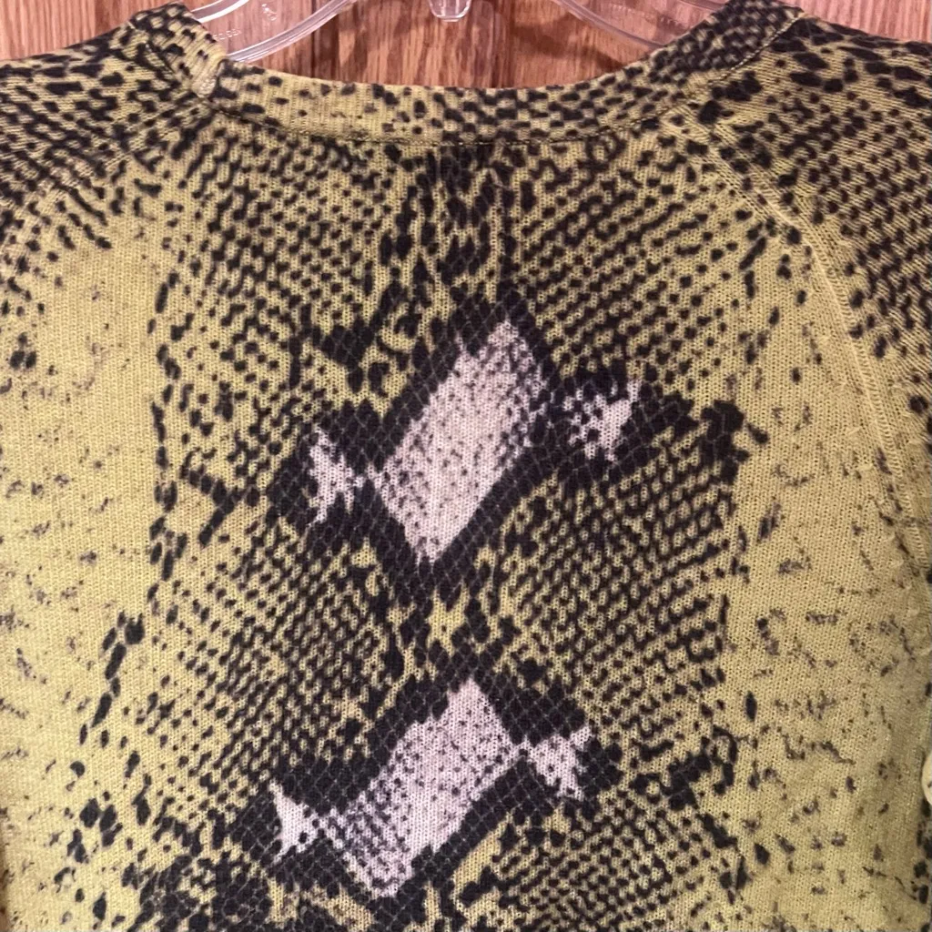 EQUIPMENT Femme Sloane Python Print Neon Yellow Gray Cashmere Sweater Size XS - Image 13