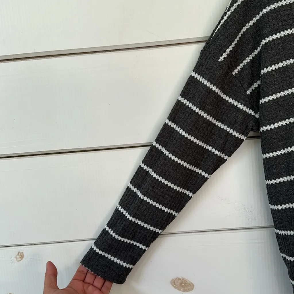 BKE Striped Backless Long Sleeve Knit Pullover Top NEW Size XS - Image 5