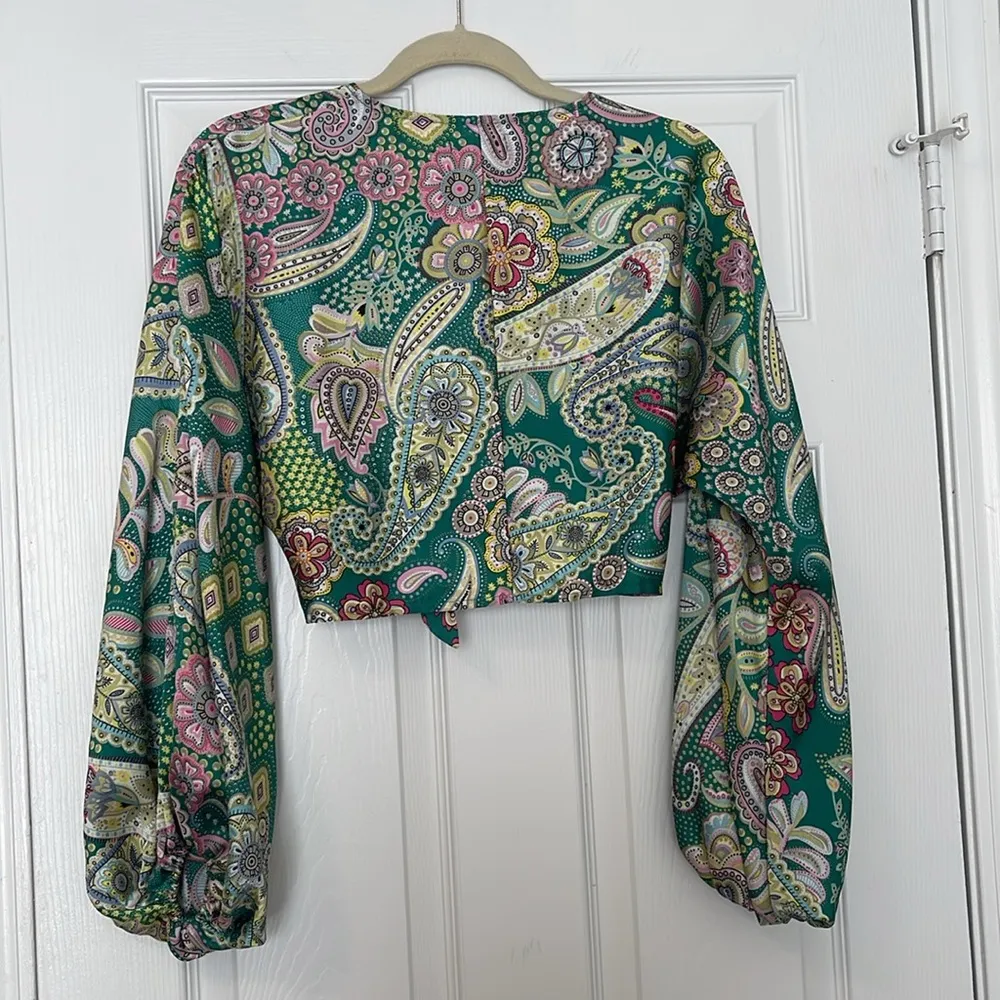 green tie front crop top - Image 2