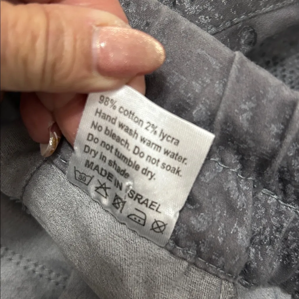 Bevy Flog Shely Gray Snake Print Pants Size 24 - Image 8