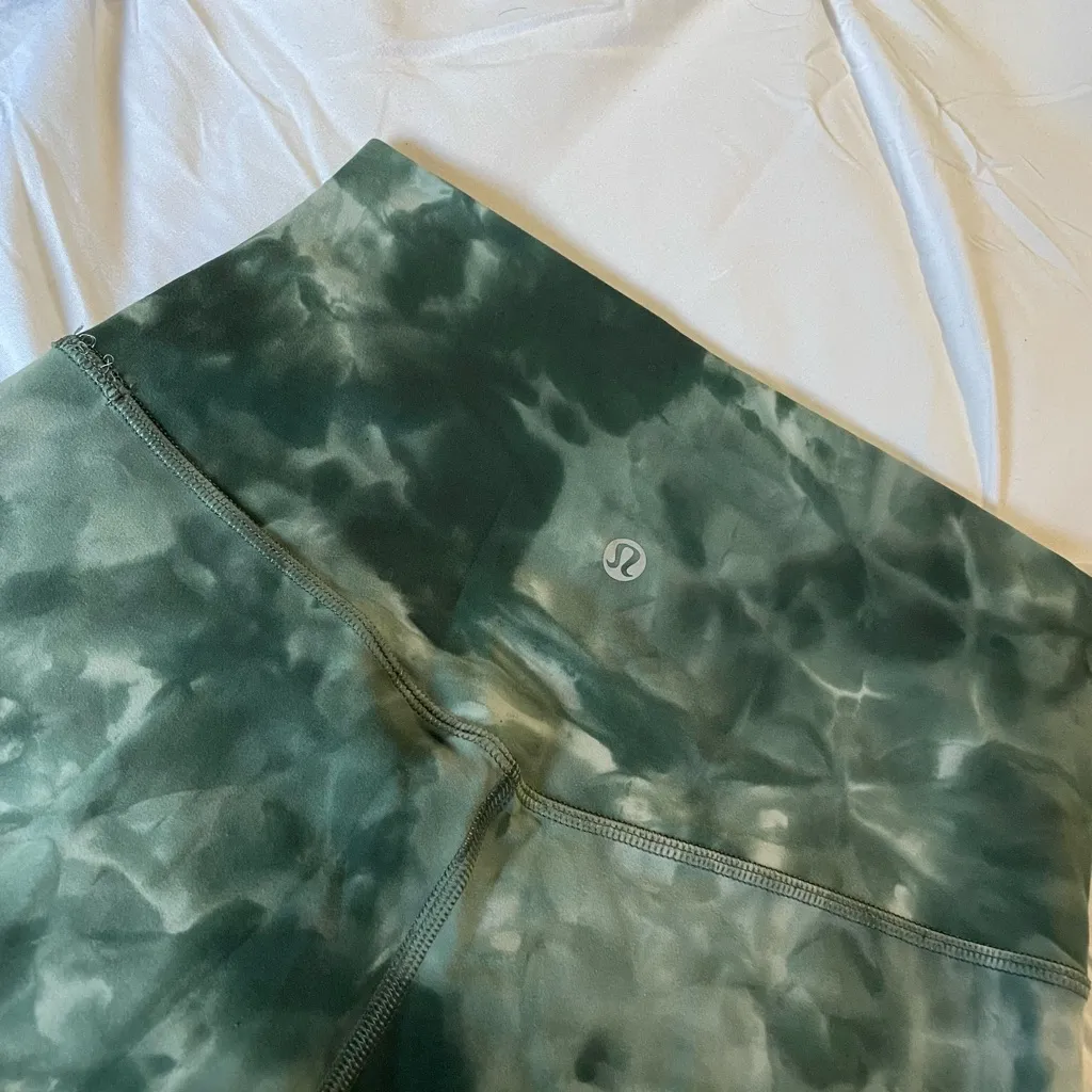 Lululemon diamond dye leggings - Image 7