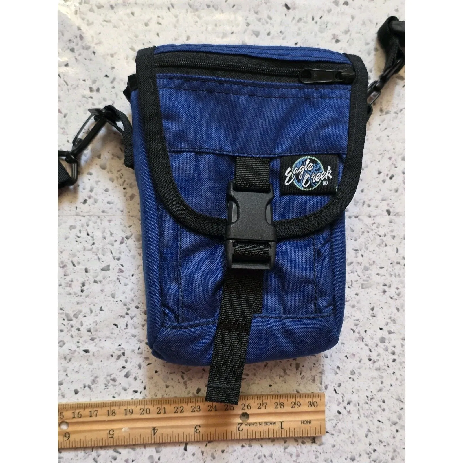 Eagle Creek Crossbody Cellphone Case Camera Travel Holder Blue Adjustable EUC - Image 2