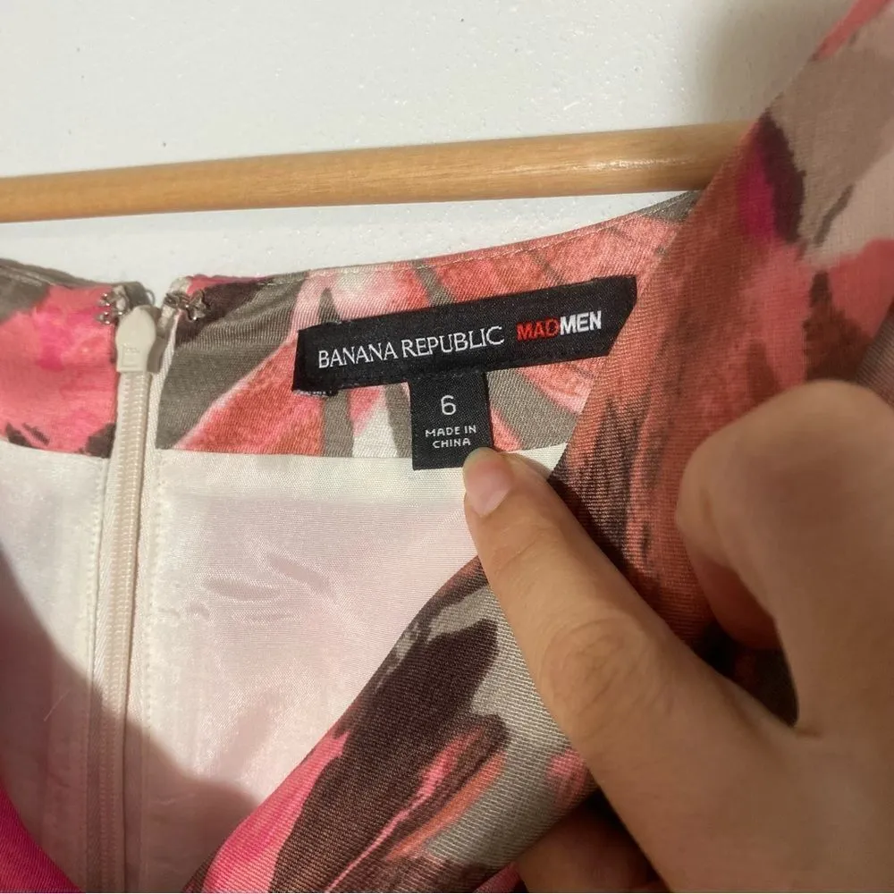 Banana Republic Mad Men Floral Midi Length Linen Blend Sheath Dress - Image 4