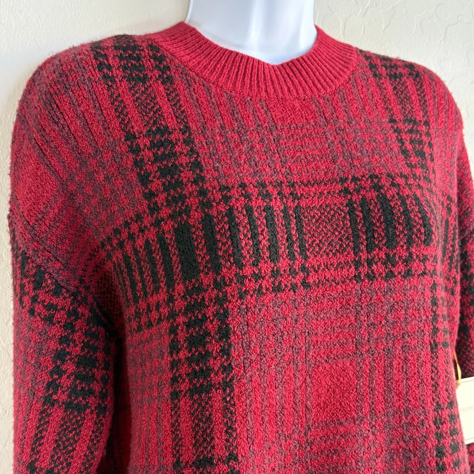 Christian Siriano Red Black Plaid Crew‎ Neck Long Sleeve Knit Sweater Beanie Set - Image 3